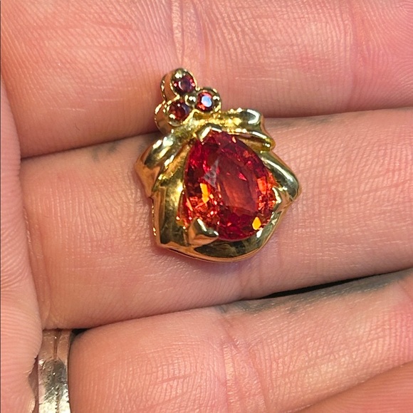 Elegant Gold and ORANGE SAPPHIRE TINA Gemstone pendant - Picture 7 of 7